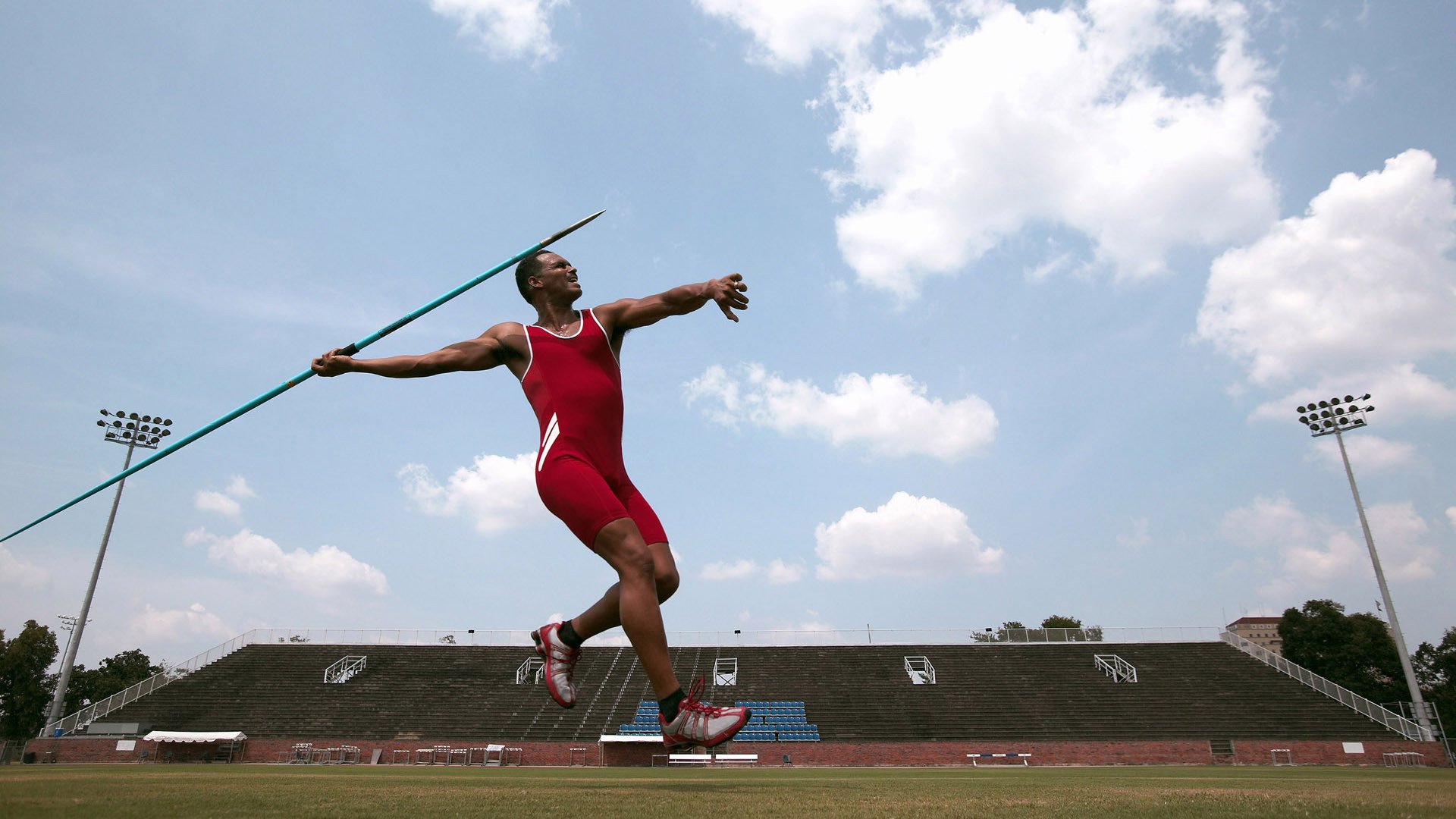 杨鸣回应质疑 球员们憋着劲头，杨鸣赛后采访